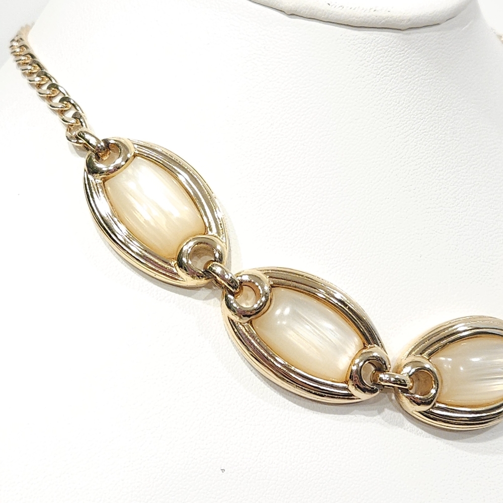 Christian Dior Vintage Ivory Lucite Gold-tone Link Chain Necklace 1970s 1980s - Picture 14 of 16